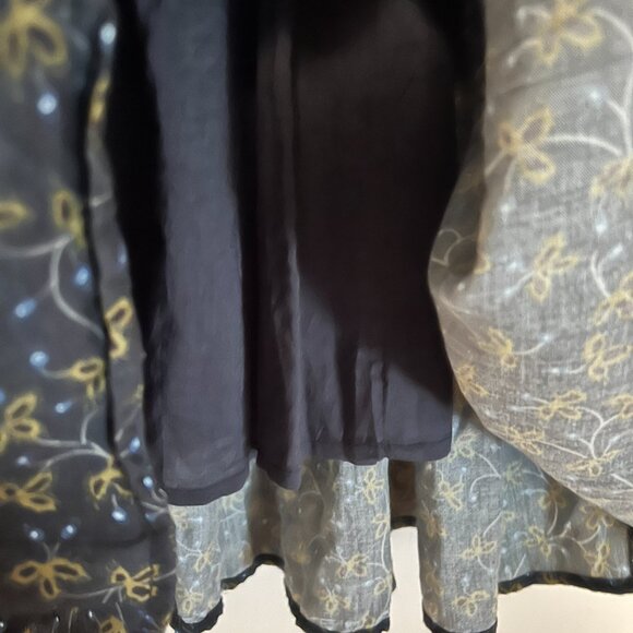 Beautiful Navy Floral Full Cottagecore Skirt in 100% Cotton - Picture 6 of 6